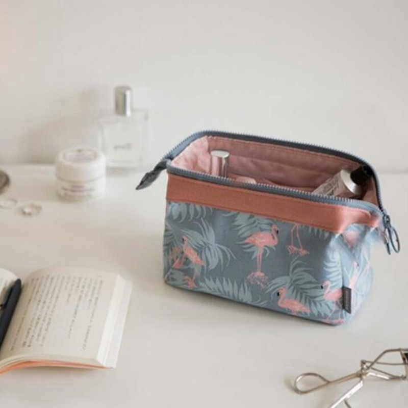 Women Travel Animal Flamingo M - Makeup Beauty Necessaire review and price